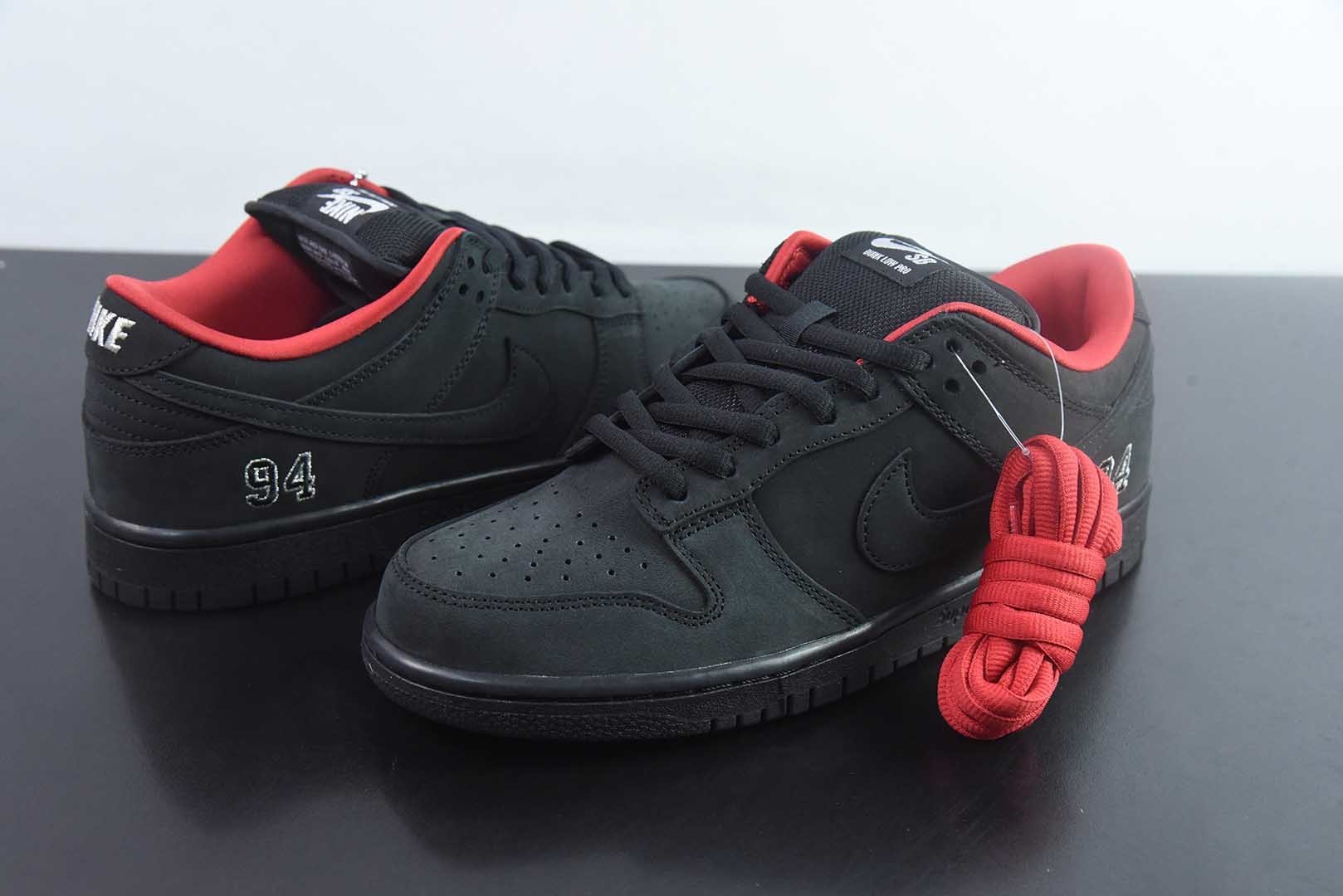 S2纯原耐克 Nike Dunk SB DUNK LOW PRO OG QS x Supreme 黑红 货号：HQ8487-001 实拍细节图