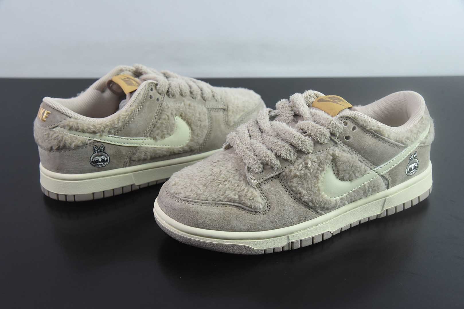 耐克 Nike SB Dunk Low x Labubu 拉布布联名   纯原版本 实拍细节图