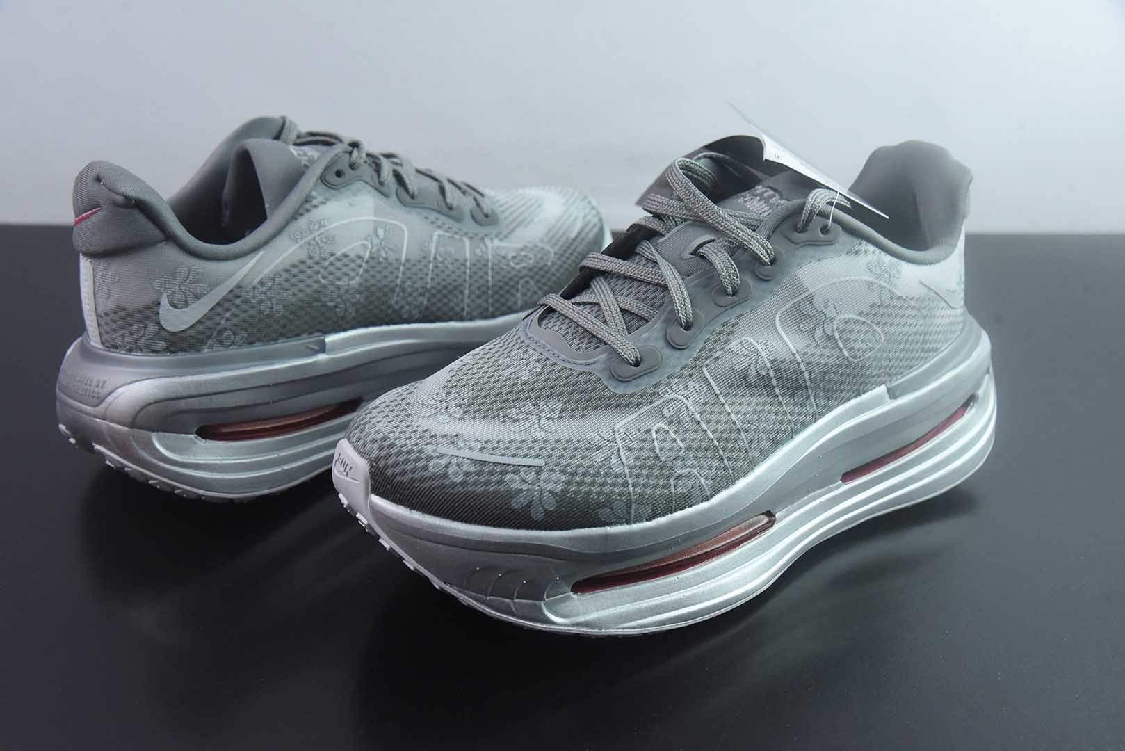 耐克 Nike Vomero Premium Fleur De Lis 灰银配色 女款缓震跑步鞋 纯原版本 货号：IQ0028-001 实拍细节图