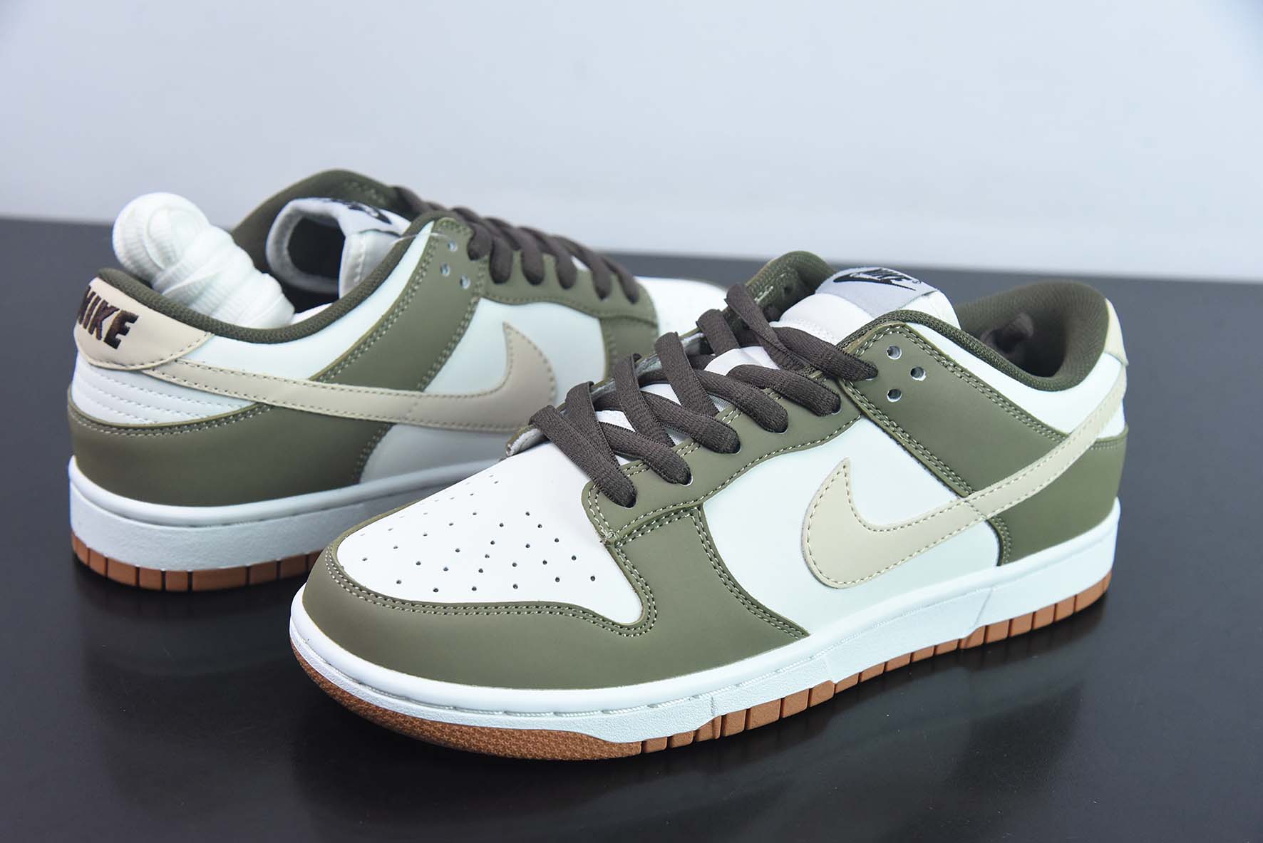 耐克 Nike SB Dunk Low 大友克洋白棕绿 货号：TT3636 006纯原版本 实拍细节图
