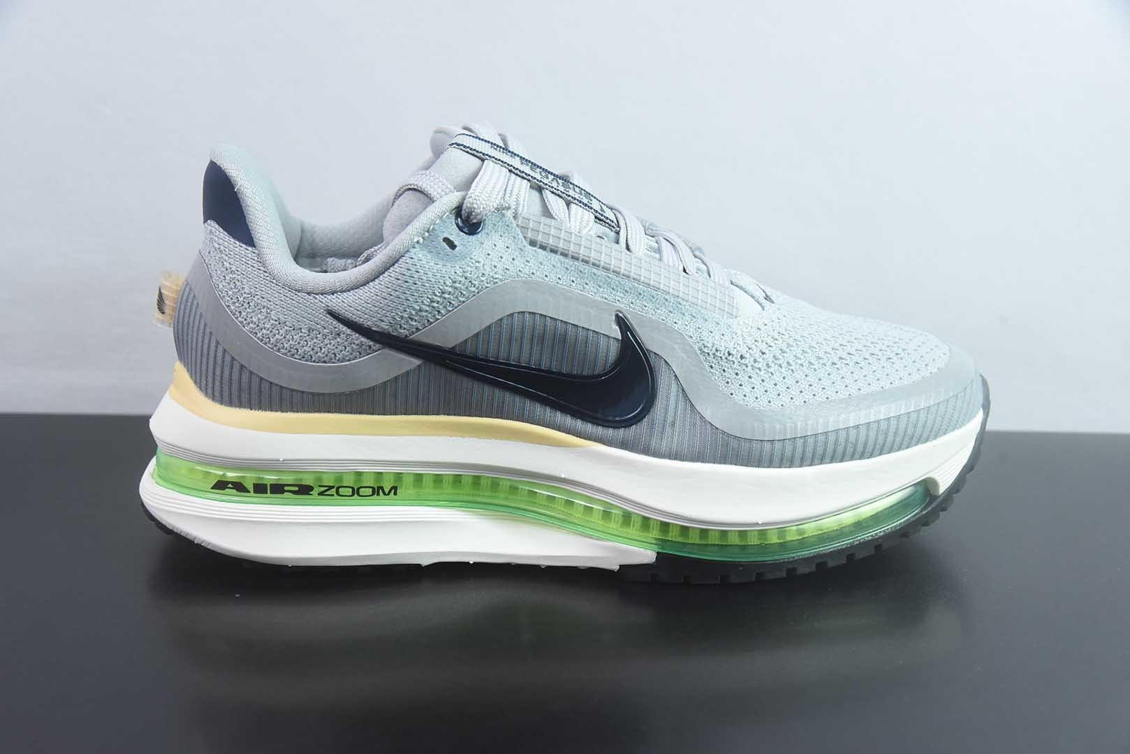 耐克 Nike Pegasus Premium 飞马全掌气垫跑步 紫色运动鞋 IR1815-012 气垫的究极进化 2025S 新王炸 • 在特有Air科技加持下, 带来全新Pegasus Premium。这款跑鞋在传承 飞马(Pegasus)系列标志性的缓震功能的同时,将首次搭载 的塑型可视化Air Zoom气垫单元。• 塑型Air Zoom气垫单元贴合脚部的自然轮廓,帮助跑者在从后跟到脚趾的过渡中能够有效传递 力量,带来一种前所未有的轻盈、顺畅回馈体验。中底采用ZoomX泡绵,后跟则使用ReactX泡绵,为跑者提供稳定流畅的推进感。• 塑型可视化Air Zoom气垫单元和精心配置的泡绵组合,让Pegasus Premium成为 飞马系列中颇具能量回馈的鞋款。• 全新Pegasus Premium不仅展示了 势头强劲的创新周期,证明了其特有的Air科技的强大实力,更体现了 倾听和服务运动员的能力。 纯原版本 货号:NDM19175337 实拍细节图