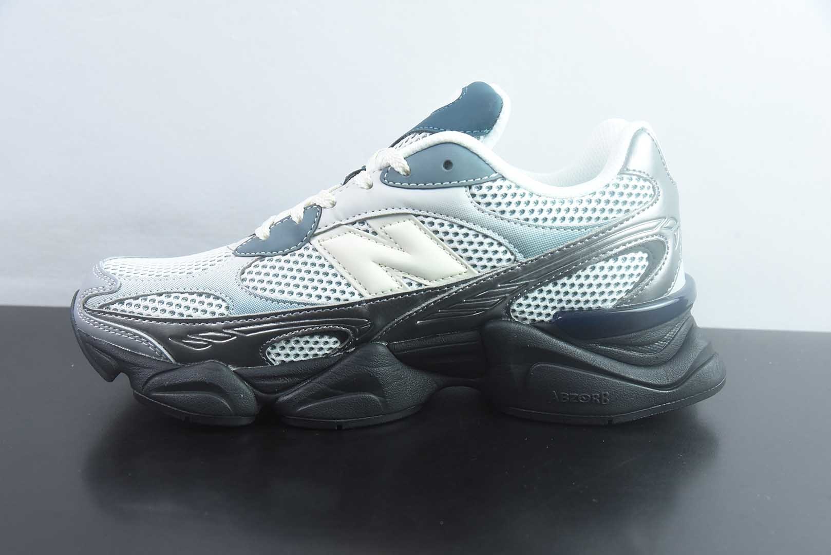 新百伦 New Balance NB9060 黑灰棕 U90603GS 全套原楦原纸板原厂数据开发 进口三明治网面 原装进口翻毛皮料正确绒感卡色 正确中底拉帮中底网布细节 原厂标裁 带紫光防伪 定制后跟透明水晶模块 冲裁组合 大底贴合程度胶水上色把控完美 整洁度挑战全网艺术家 多道序QC把关品质完善 匠心打造 耗时两个月开发完成 工艺极其复杂难度可想而知 新开独立私模大底 全网唯一正确六层组合大底 高端零售专供产物 纯原版本 实拍细节图