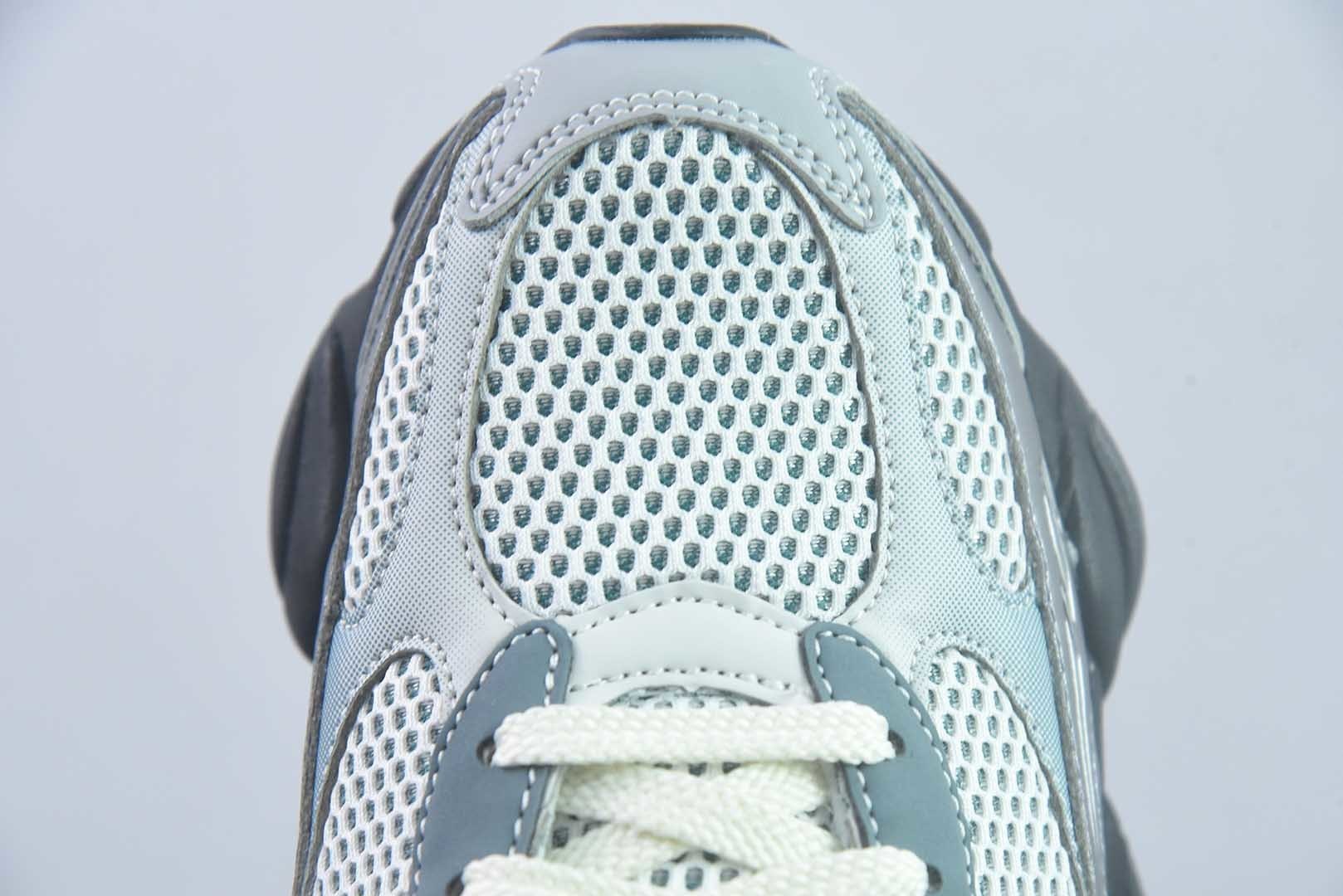 新百伦 New Balance NB9060 黑灰棕 U90603GS 全套原楦原纸板原厂数据开发 进口三明治网面 原装进口翻毛皮料正确绒感卡色 正确中底拉帮中底网布细节 原厂标裁 带紫光防伪 定制后跟透明水晶模块 冲裁组合 大底贴合程度胶水上色把控完美 整洁度挑战全网艺术家 多道序QC把关品质完善 匠心打造 耗时两个月开发完成 工艺极其复杂难度可想而知 新开独立私模大底 全网唯一正确六层组合大底 高端零售专供产物 纯原版本 实拍细节图