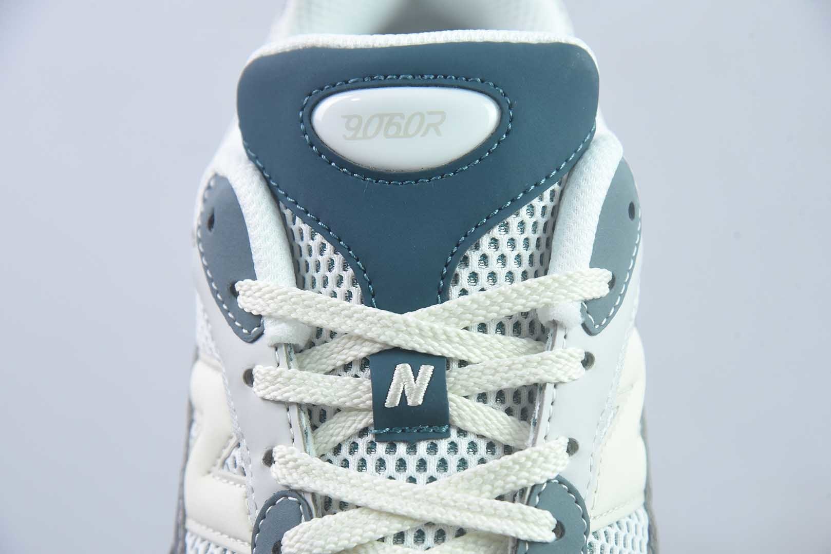 新百伦 New Balance NB9060 黑灰棕 U90603GS 全套原楦原纸板原厂数据开发 进口三明治网面 原装进口翻毛皮料正确绒感卡色 正确中底拉帮中底网布细节 原厂标裁 带紫光防伪 定制后跟透明水晶模块 冲裁组合 大底贴合程度胶水上色把控完美 整洁度挑战全网艺术家 多道序QC把关品质完善 匠心打造 耗时两个月开发完成 工艺极其复杂难度可想而知 新开独立私模大底 全网唯一正确六层组合大底 高端零售专供产物 纯原版本 实拍细节图
