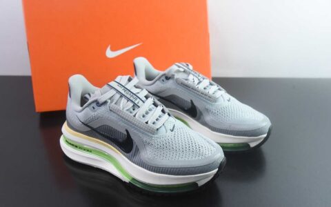 耐克 Nike Pegasus Premium 飞马全掌气垫跑步 紫色运动鞋 IR1815-012 气垫的究极进化 2025S 新王炸 • 在特有Air科技加持下， 带来全新Pegasus Premium。这款跑鞋在传承 飞马（Pegasus）系列标志性的缓震功能的同时，将首次搭载 的塑型可视化Air Zoom气垫单元。• 塑型Air Zoom气垫单元贴合脚部的自然轮廓，帮助跑者在从后跟到脚趾的过渡中能够有效传递 力量，带来一种前所未有的轻盈、顺畅回馈体验。中底采用ZoomX泡绵，后跟则使用ReactX泡绵，为跑者提供稳定流畅的推进感。• 塑型可视化Air Zoom气垫单元和精心配置的泡绵组合，让Pegasus Premium成为 飞马系列中颇具能量回馈的鞋款。• 全新Pegasus Premium不仅展示了 势头强劲的创新周期，证明了其特有的Air科技的强大实力，更体现了 倾听和服务运动员的能力。 纯原版本 货号：NDM19175337 主图