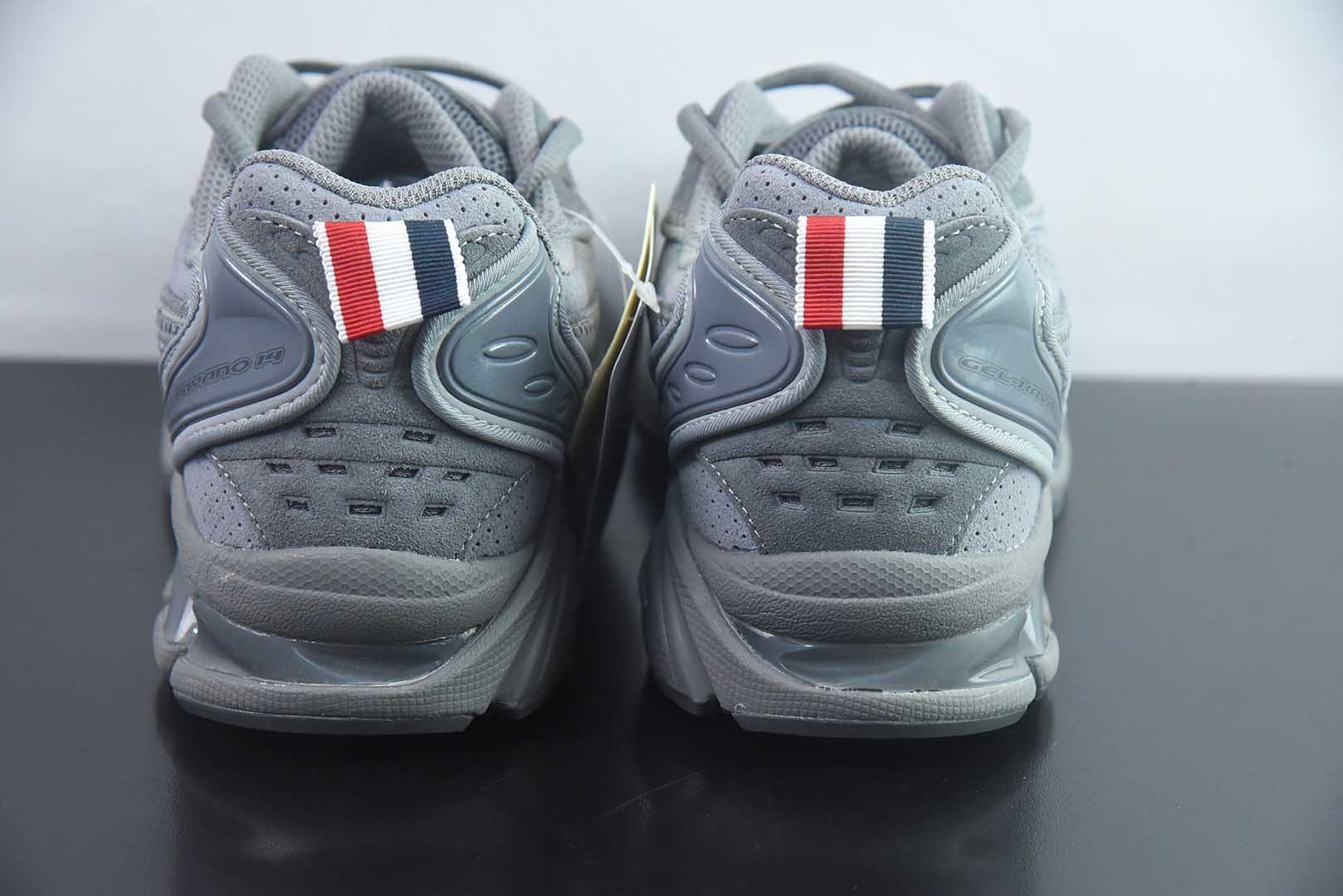 纯原 THOM BROWNE 汤姆·布朗 × Asics 亚瑟士 GEL-Kayano 14 联名款低帮运动休闲跑步鞋 1203B110-020 头部一线大厂出品 真正原版开发 高端零售专供品质 区别市面先行通货版本注意⚠️售后需配件完整 实拍细节图