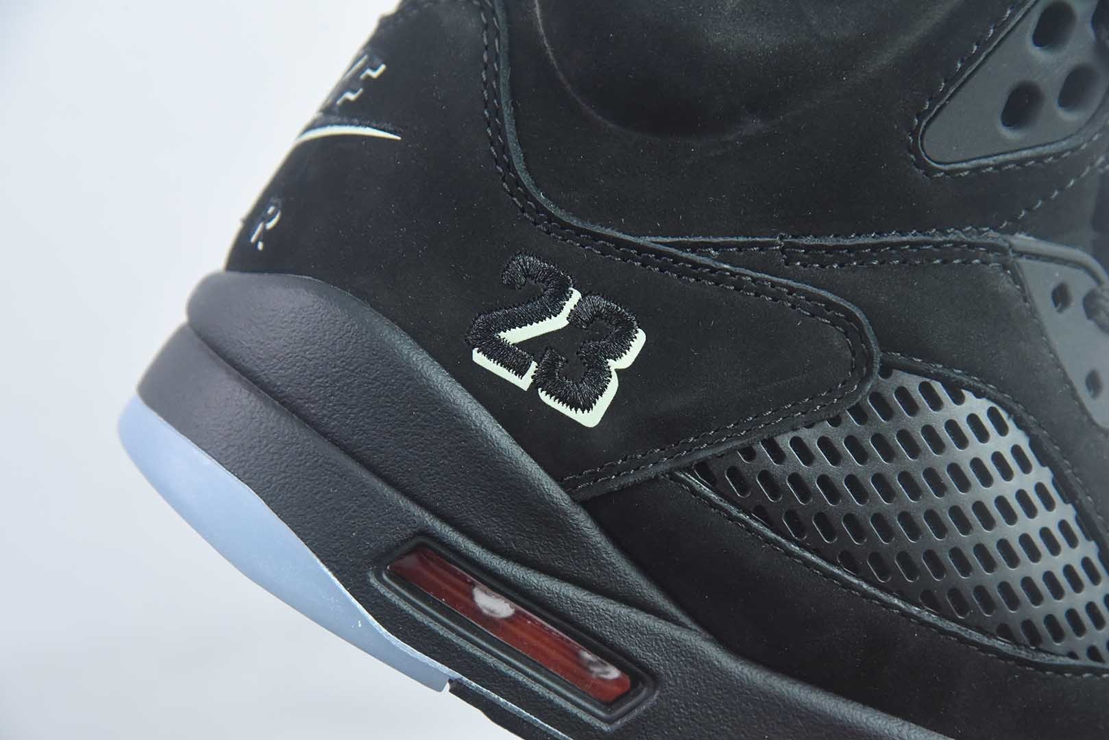 纯原 乔丹 Air Jordan 5 Retro AJ5 乔5 男子文化篮球鞋 万圣节 货号:HQ7978-001 原鞋原纸板开发 原厂材料 原档案数据精美电绣 纸板中底 钢印 等诸多细节均一一还原 实拍细节图