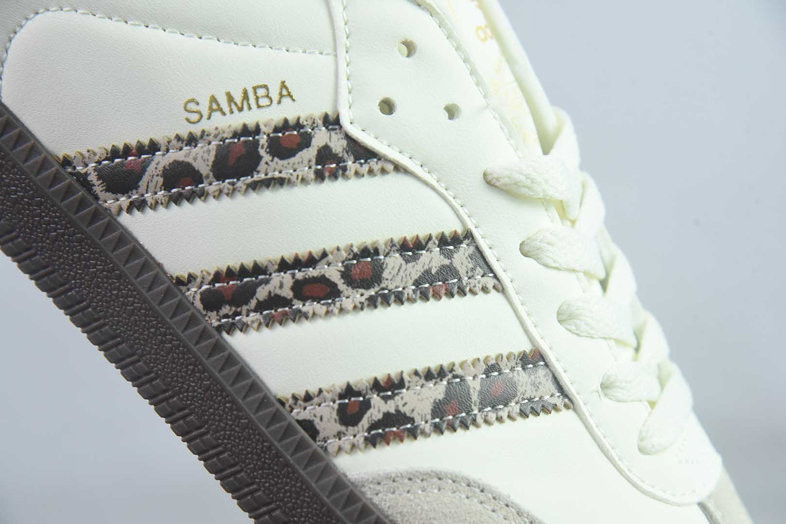 阿迪达斯 Adidas Originals Samba 桑巴舞系列绅士德训足球风百搭低帮休闲运动 黄色板鞋 纯原版本 货号:JQ5874 实拍细节图