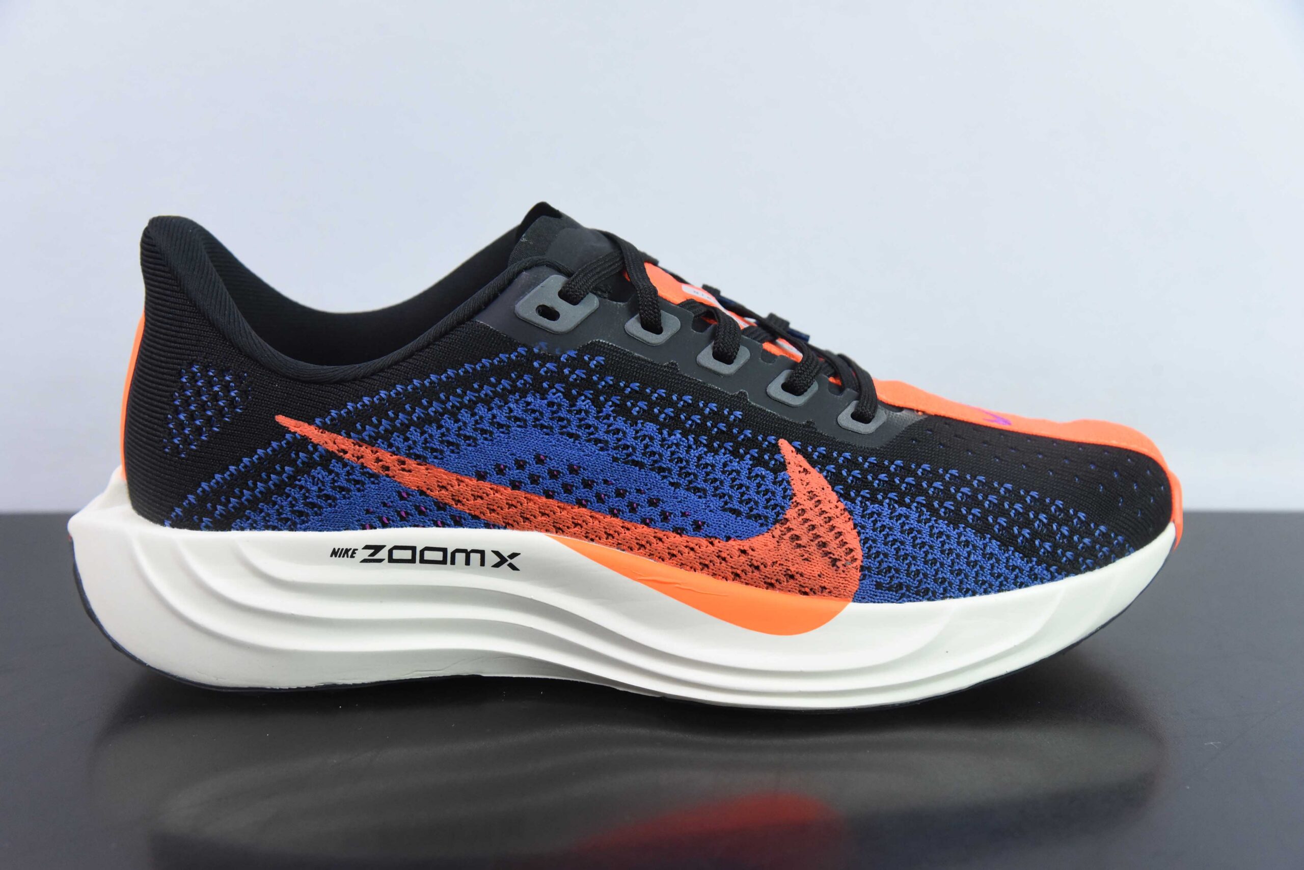 耐克 Nike Air Zoom Pegasus Plus 飞马加强版系列低帮马拉松休闲运动 黑橙慢跑鞋 纯原版本 货号：FQ7262-008 实拍细节图