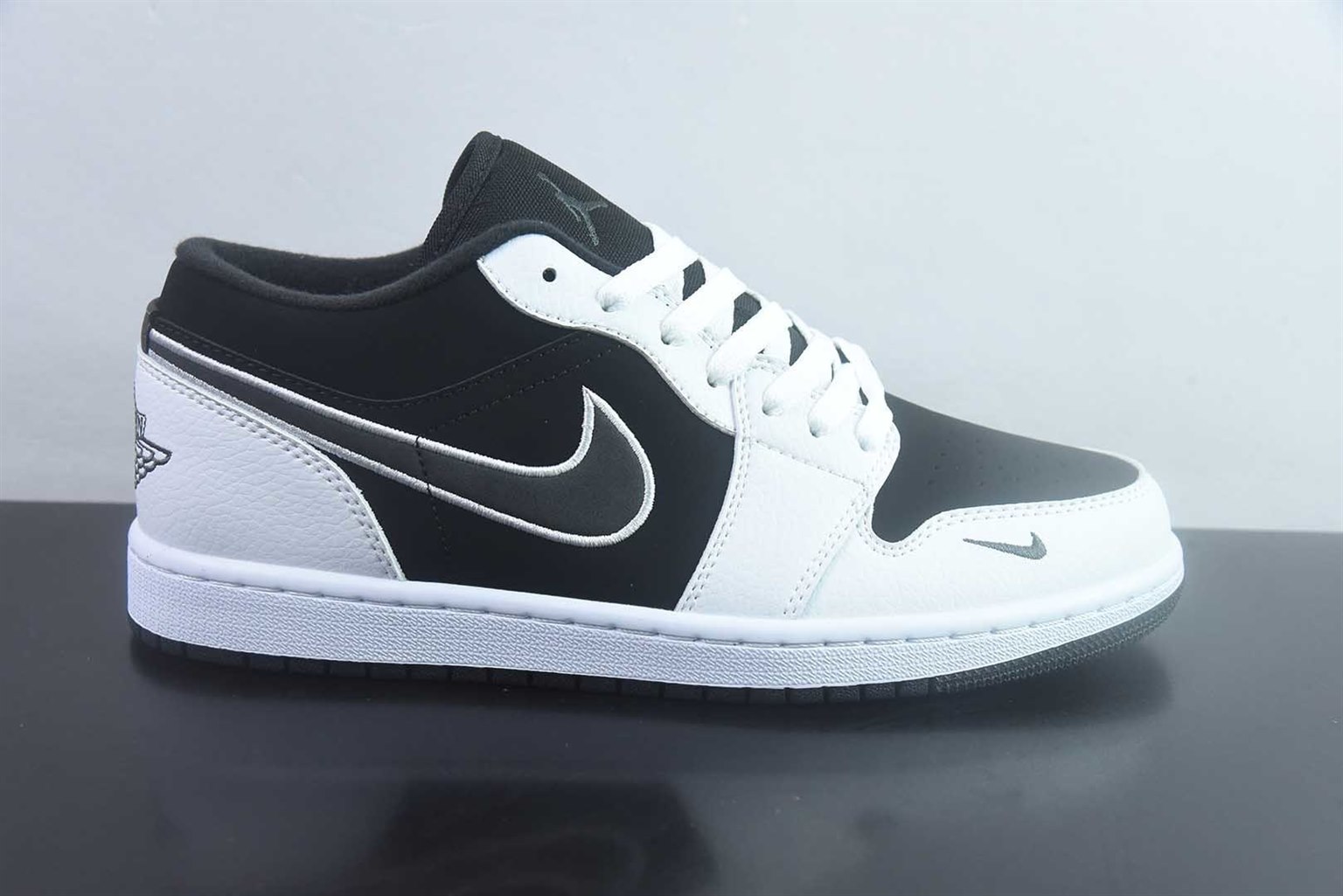 乔丹 Air Jordan AJ1 Low 低帮 黑白 纯原版本 货号:IX6983-001 实拍细节图
