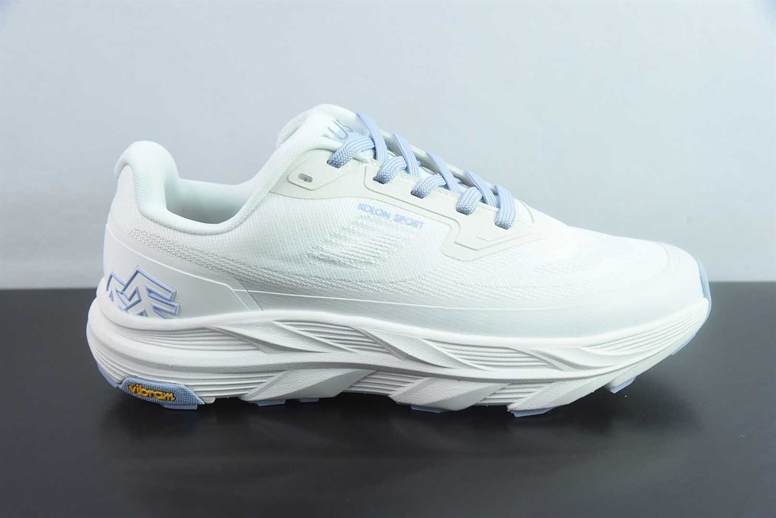 可隆 KOLON SPORT / SPORT KRUST 抓地 V 底巴斯夫轻盈 户外 徒步 越野 白色跑鞋 / 纯原版本 货号：LUFH5AN001 实拍细节图