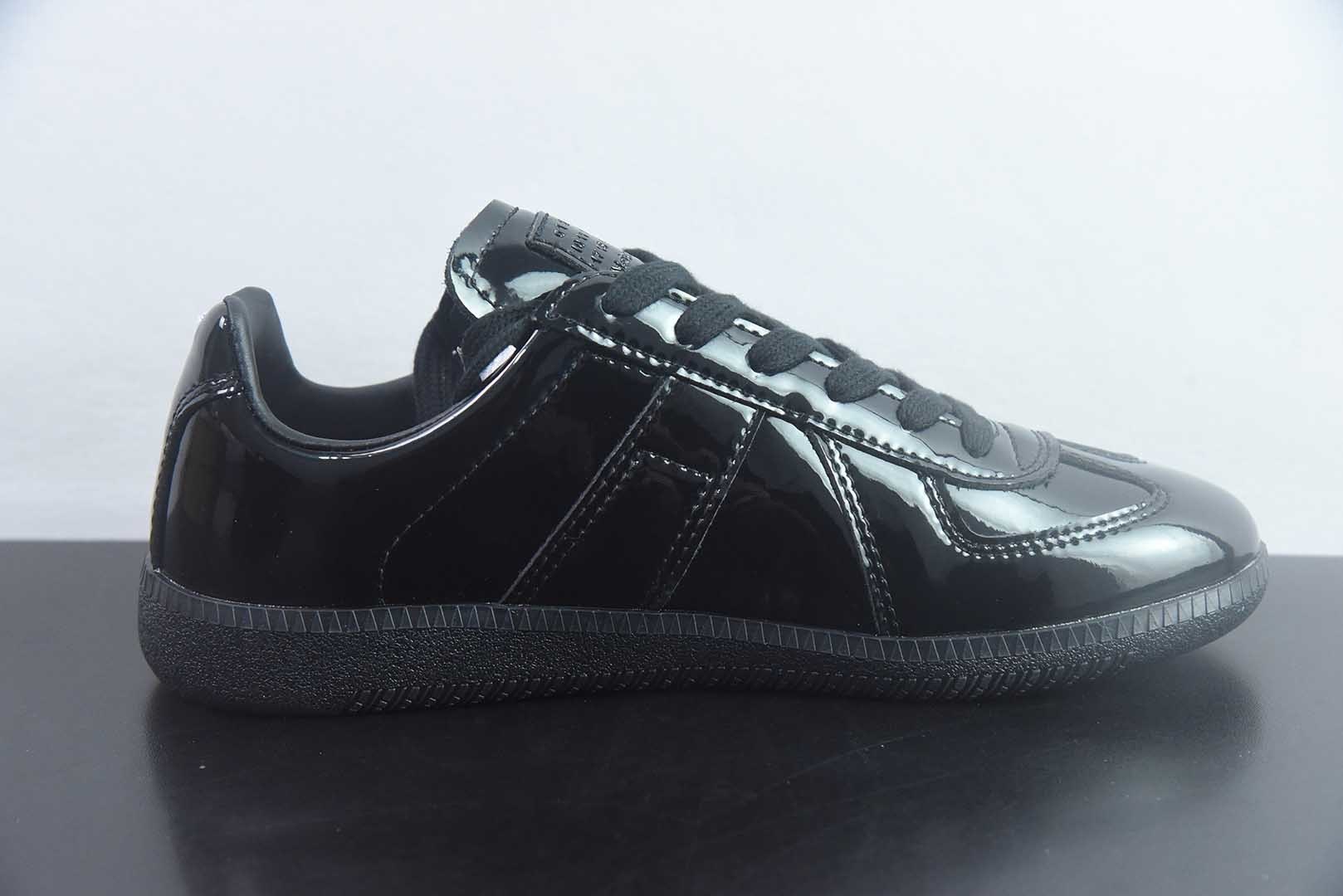 梅森马吉拉 Maison Margiela MM6网 小 鞋，比利时著名设计师品牌- / 22 Classic Replica Leather Low Sneaker 系列低帮经典绅士德训平底百搭小 红板鞋 纯原版本 货号：SDP25805435 实拍细节图