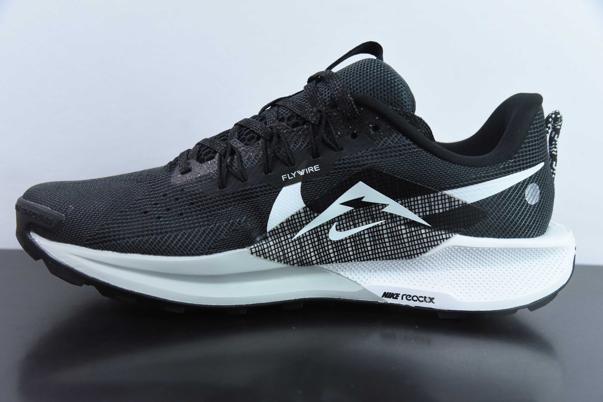 耐克 Nike Reactx Pegasus Trail 5 飞马越野5代系列低帮户外轻量休闲运动越野 黑白慢跑鞋 纯原版本 货号:DV3864-001 实拍细节图