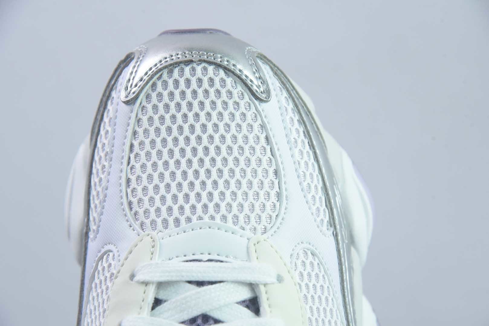 新百伦 New Balance NB9060 U906049S 全套原楦原纸板原厂数据开发 进口三明治网面 原装进口翻毛皮料正确绒感卡色 正确中底拉帮中底网布细节 原厂标裁 带 光防伪 定制后跟透明水晶模块 冲裁组合 大底贴合程度胶水上色把控完美 整洁度挑战全网艺术家 多道序QC把关品质完善 匠心打造 耗时两个月开发完成 工艺极其复杂难度可想而知 新开独立私模大底 全网唯一正确六层组合大底 高端零售专供产物 白 纯原版本 货号:TBT57282833 实拍细节图