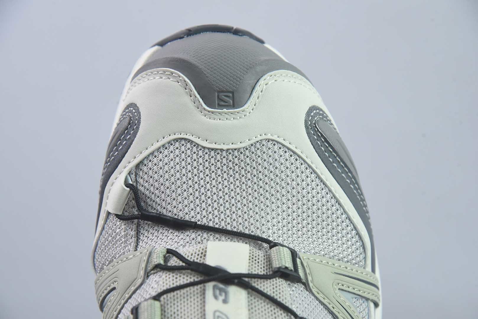 萨洛蒙 SALOMON XA PRO 3D 探索者系列户外越野 灰跑鞋 银 云 纯原版本 货号:TLK11650947 实拍细节图