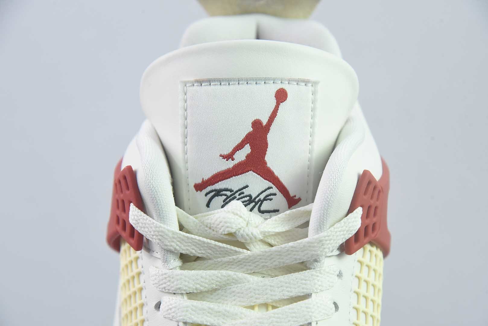 乔丹 Air Jordan 4 Retro 时尚百搭 中帮 复古 白篮球鞋 砖 纯原版本 货号:IQ8055-100 实拍细节图