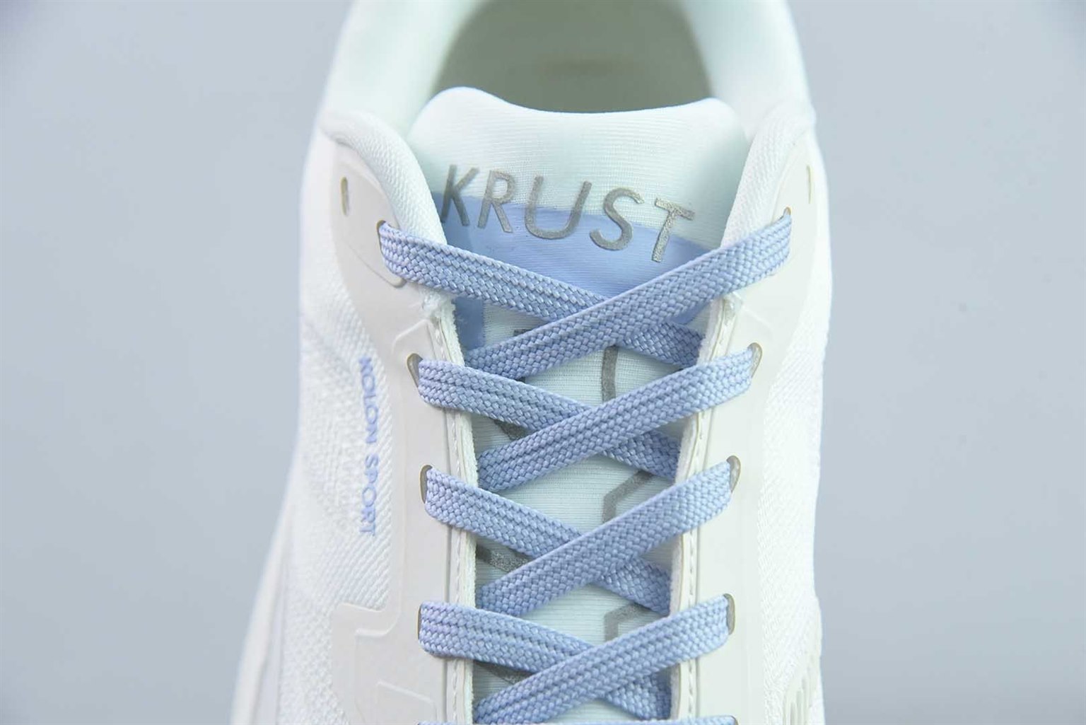 可隆 KOLON SPORT / SPORT KRUST 抓地 V 底巴斯夫轻盈 户外 徒步 越野 白色跑鞋 / 纯原版本 货号：LUFH5AN001 实拍细节图