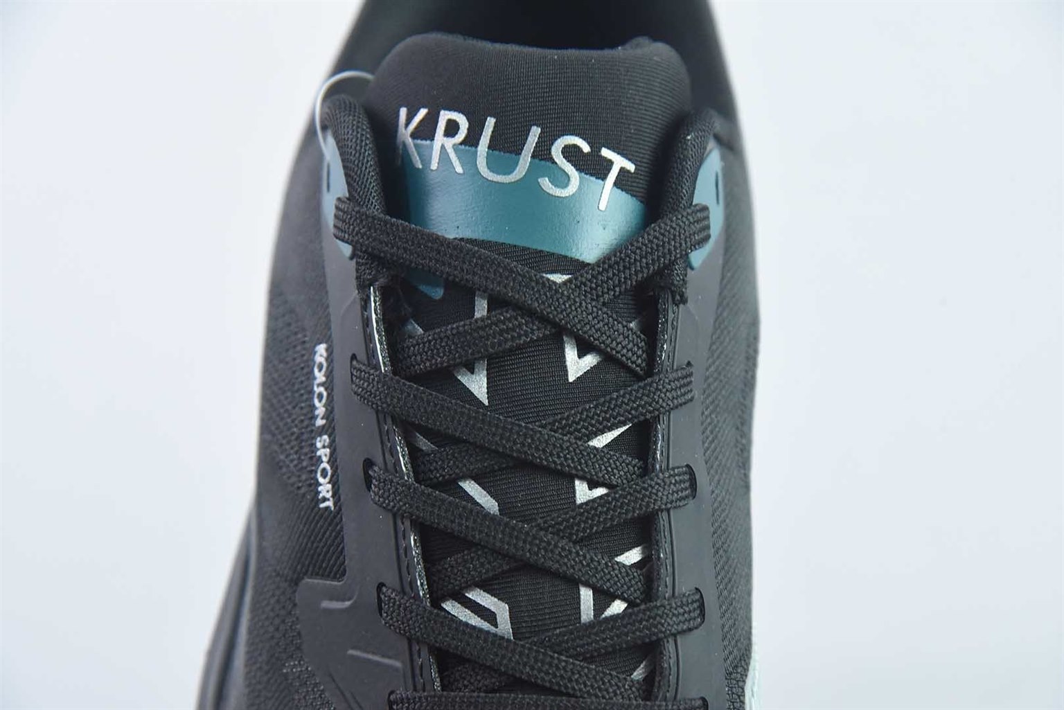 可隆 KOLON SPORT / SPORT KRUST 抓地 V 底巴斯夫轻盈 户外 徒步 越野 黑色跑鞋 / 纯原版本 货号：LUFH5AN001 实拍细节图