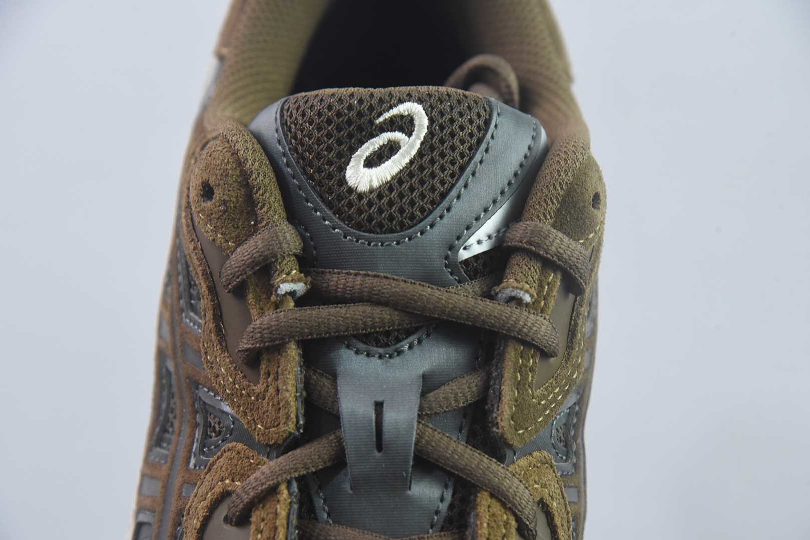 亚瑟士 ASICS 【总裁版本】顶级 GEL-NYC系列 运动休闲透气专业 灰白跑鞋 纯原版本 货号:1203A383-201 实拍细节图