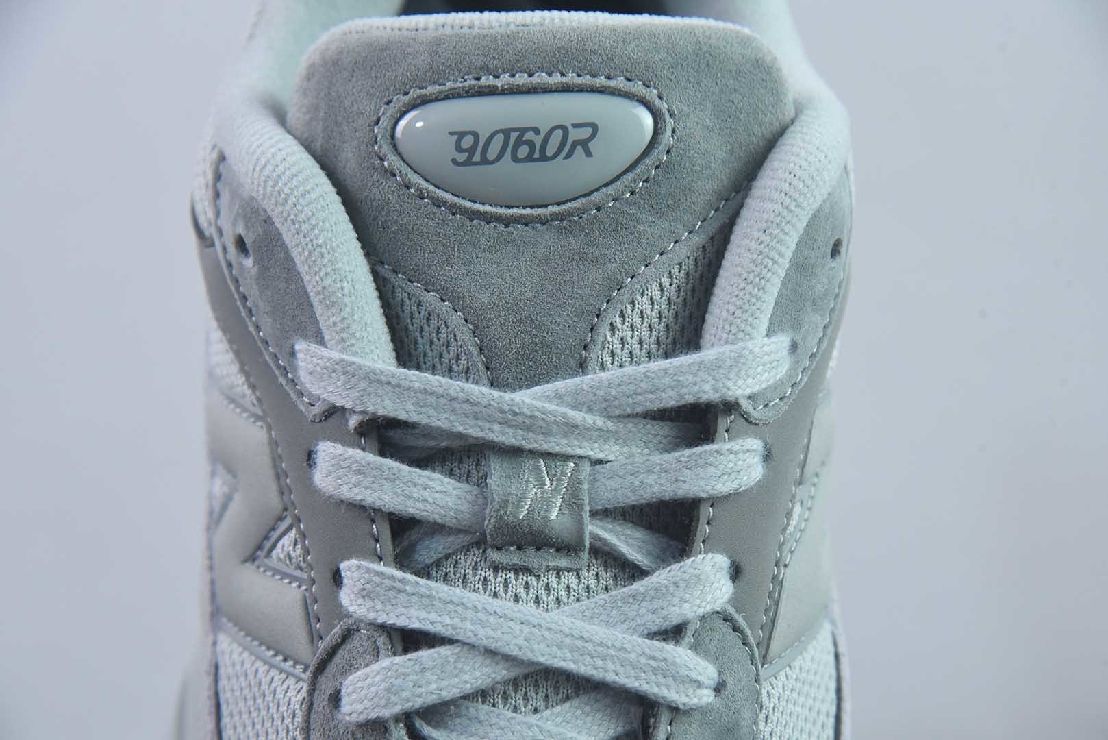 新百伦 New Balance NB9060 美国队 U90609EL 全套原楦原纸板原厂数据开发 进口三明治网面 原装进口翻毛皮料正确绒感卡色 正确中底拉帮中底网布细节 原厂标裁 带 光防伪 定制后跟透明水晶模块 冲裁组合 大底贴合程度胶水上色把控完美 整洁度挑战全网艺术家 多道序QC把关品质完善 匠心打造 耗时两个月开发完成 工艺极其复杂难度可想而知 新开独立私模大底 全网唯一正确六层组合大底 高端零售专供产物 红 纯原版本 货号：TBT57282833 实拍细节图