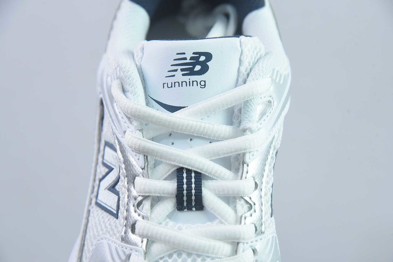 新百伦 New Balance NB 530 单层 春季 经典复古 人造革 网布织物 低帮 休闲城市通勤 紫色跑步鞋 纯原版本 货号:MR530SG 实拍细节图