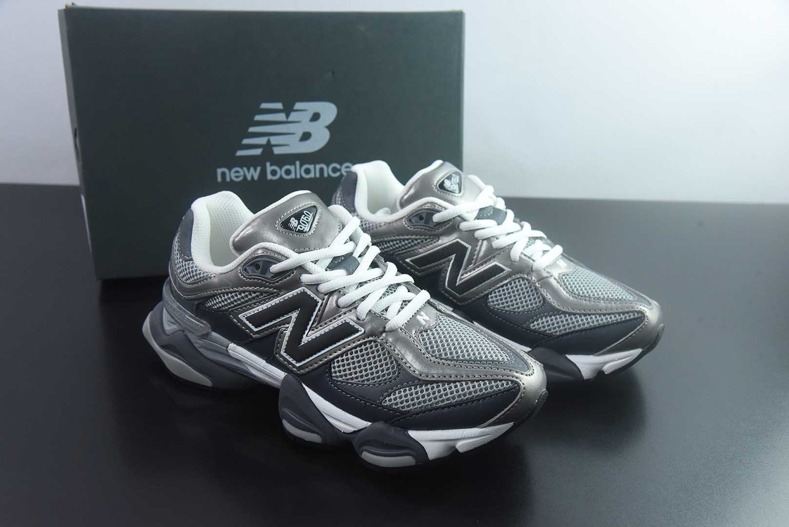 新百伦 New Balance NB9060 U906051K 全套原楦原纸板原厂数据开发 进口三明治网面 原装进口翻毛皮料正确绒感卡色 正确中底拉帮中底网布细节 原厂标裁 带 光防伪 定制后跟透明水晶模块 冲裁组合 大底贴合程度胶水上色把控完美 整洁度挑战全网艺术家 多道序QC把关品质完善 匠心打造 耗时两个月开发完成 工艺极其复杂难度可想而知 新开独立私模大底 全网唯一正确六层组合大底 高端零售专供产物 灰 纯原版本 货号:TBT57282833 主图