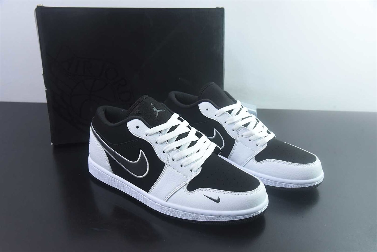 乔丹 Air Jordan AJ1 Low 低帮 黑白 纯原版本 货号:IX6983-001 主图