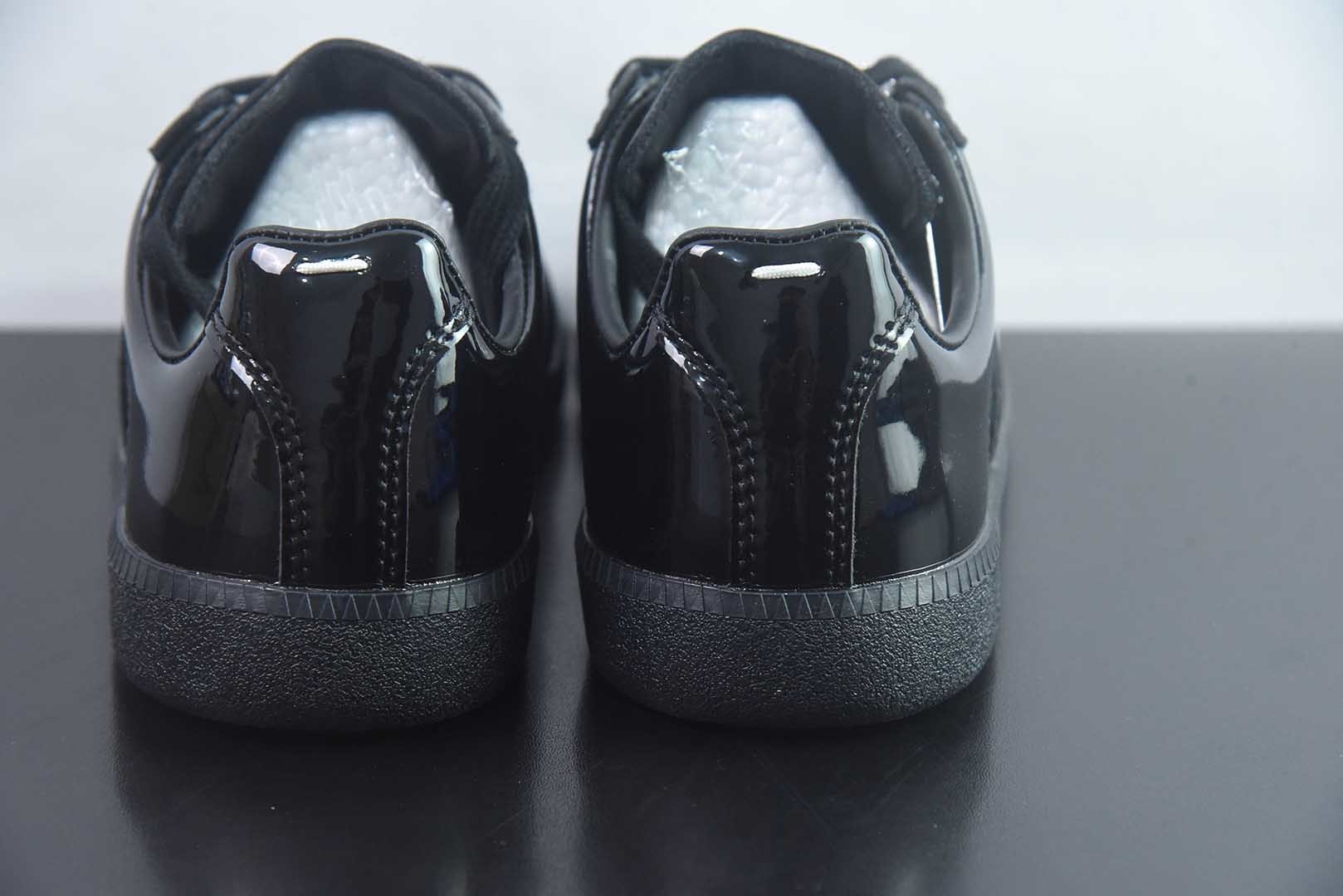 梅森马吉拉 Maison Margiela MM6网 小 鞋，比利时著名设计师品牌- / 22 Classic Replica Leather Low Sneaker 系列低帮经典绅士德训平底百搭小 红板鞋 纯原版本 货号：SDP25805435 主图