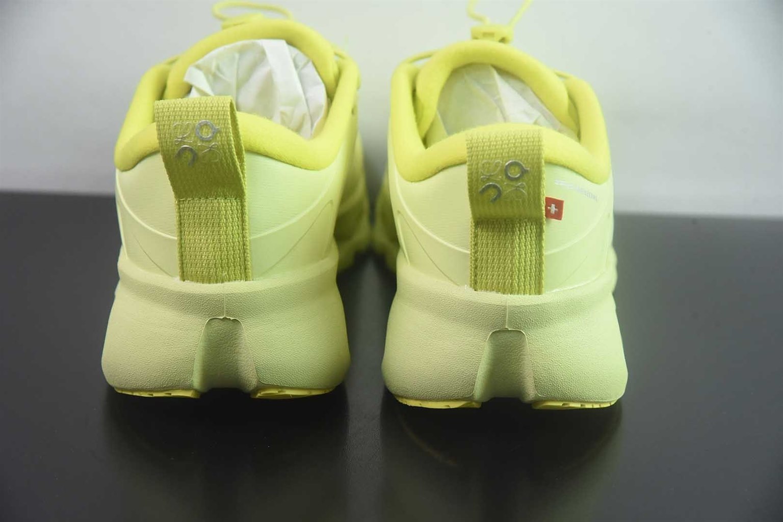 昂跑 ON LOEWE 罗意威 x 联名款 Cloudsolo 系列 黑白 纯原版本 货号:3MF30660553 实拍细节图