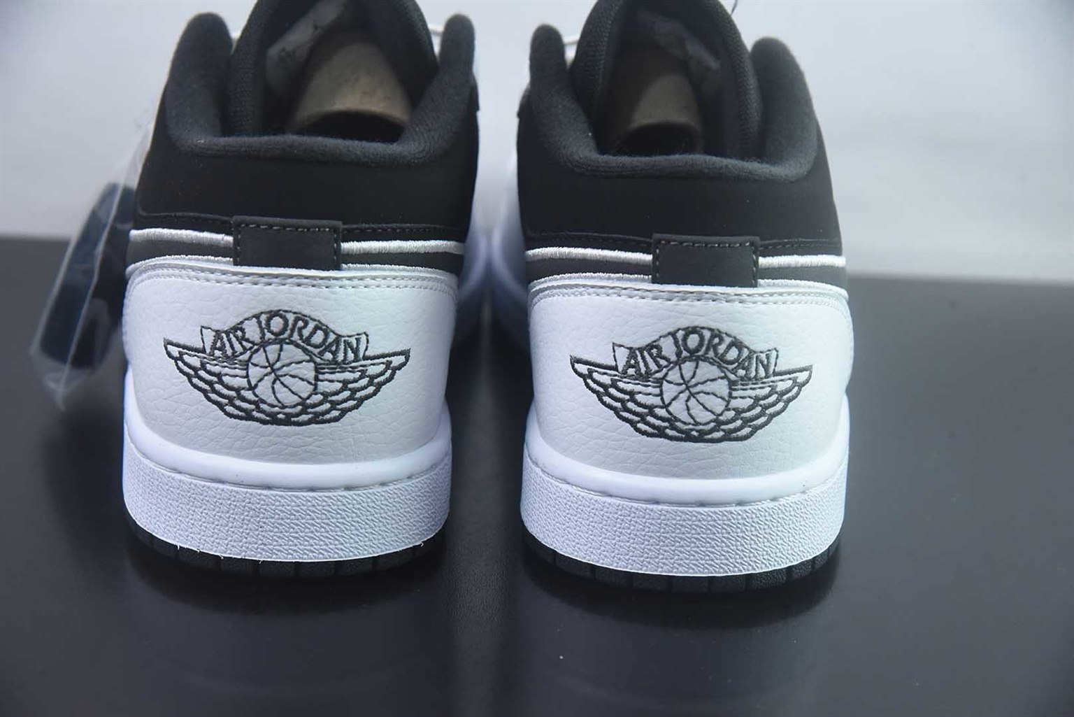 乔丹 Air Jordan AJ1 Low 低帮 黑白 纯原版本 货号:IX6983-001 实拍细节图