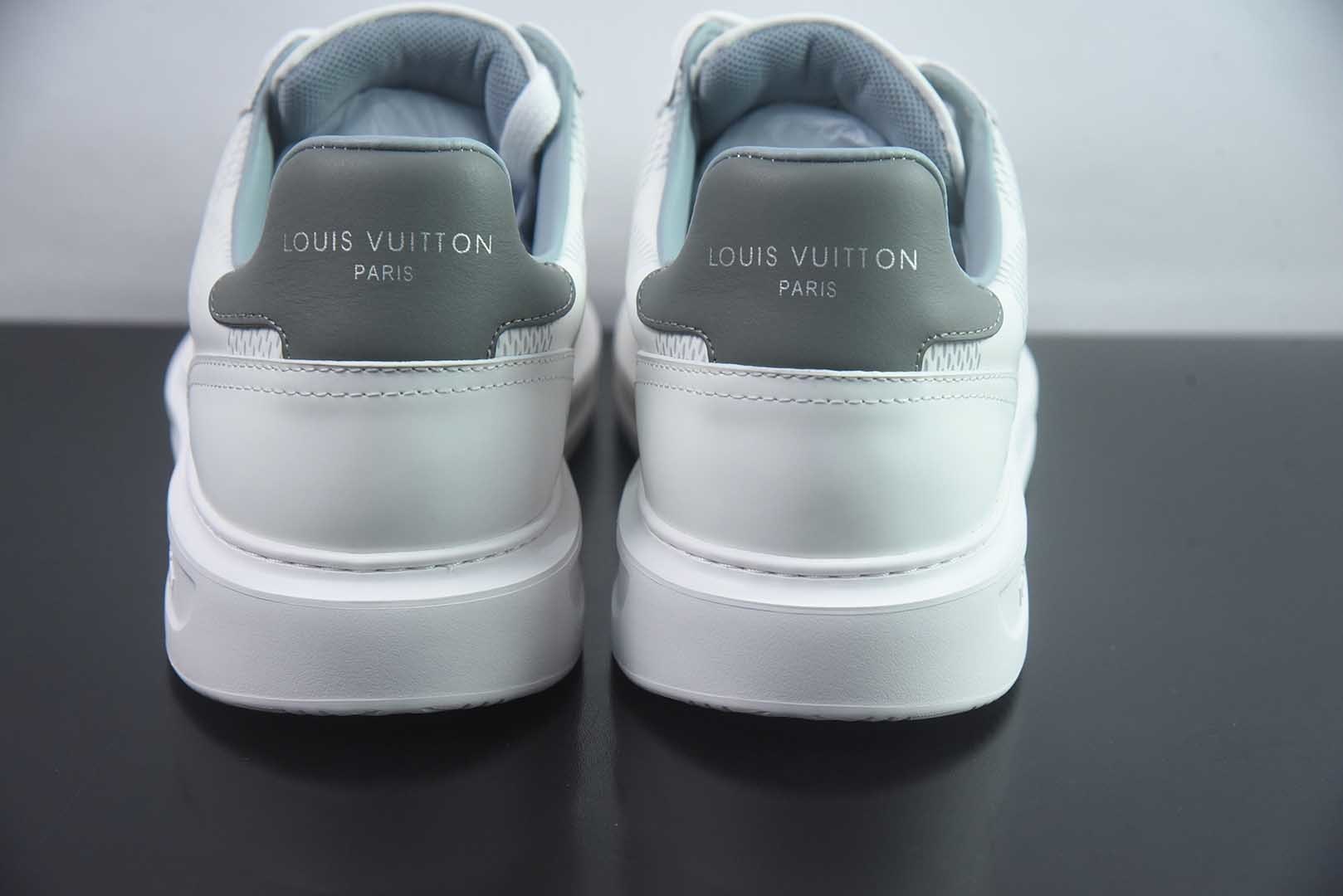 路易威登 LOUIS VUITTON / 驴牌 New Arrival 系列 休闲小 鞋 白 纯原版本 货号:LYR67230757 实拍细节图