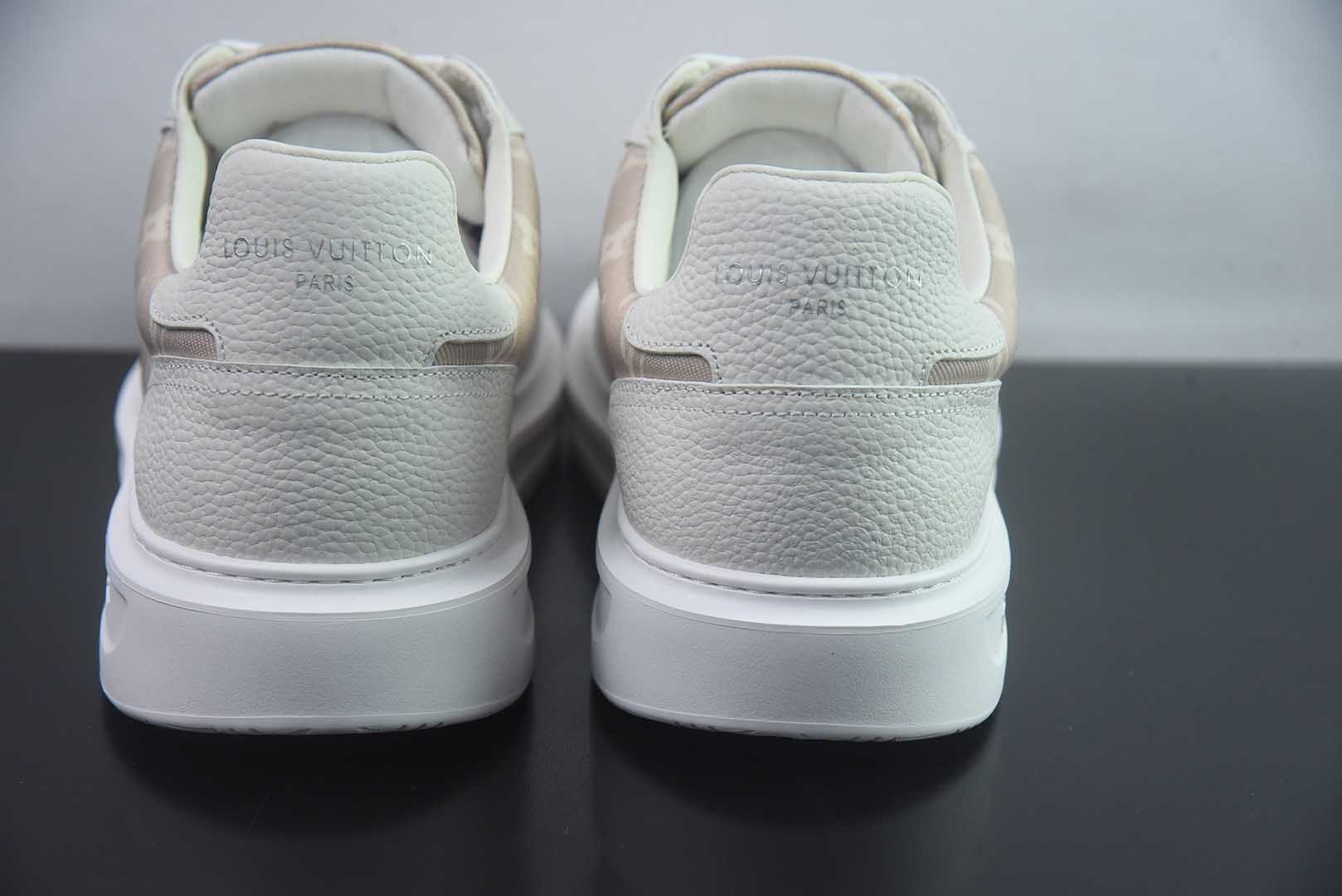 路易威登 LOUIS VUITTON / 驴牌 New Arrival 系列 休闲小 鞋 白 纯原版本 货号:LYR67230757 实拍细节图