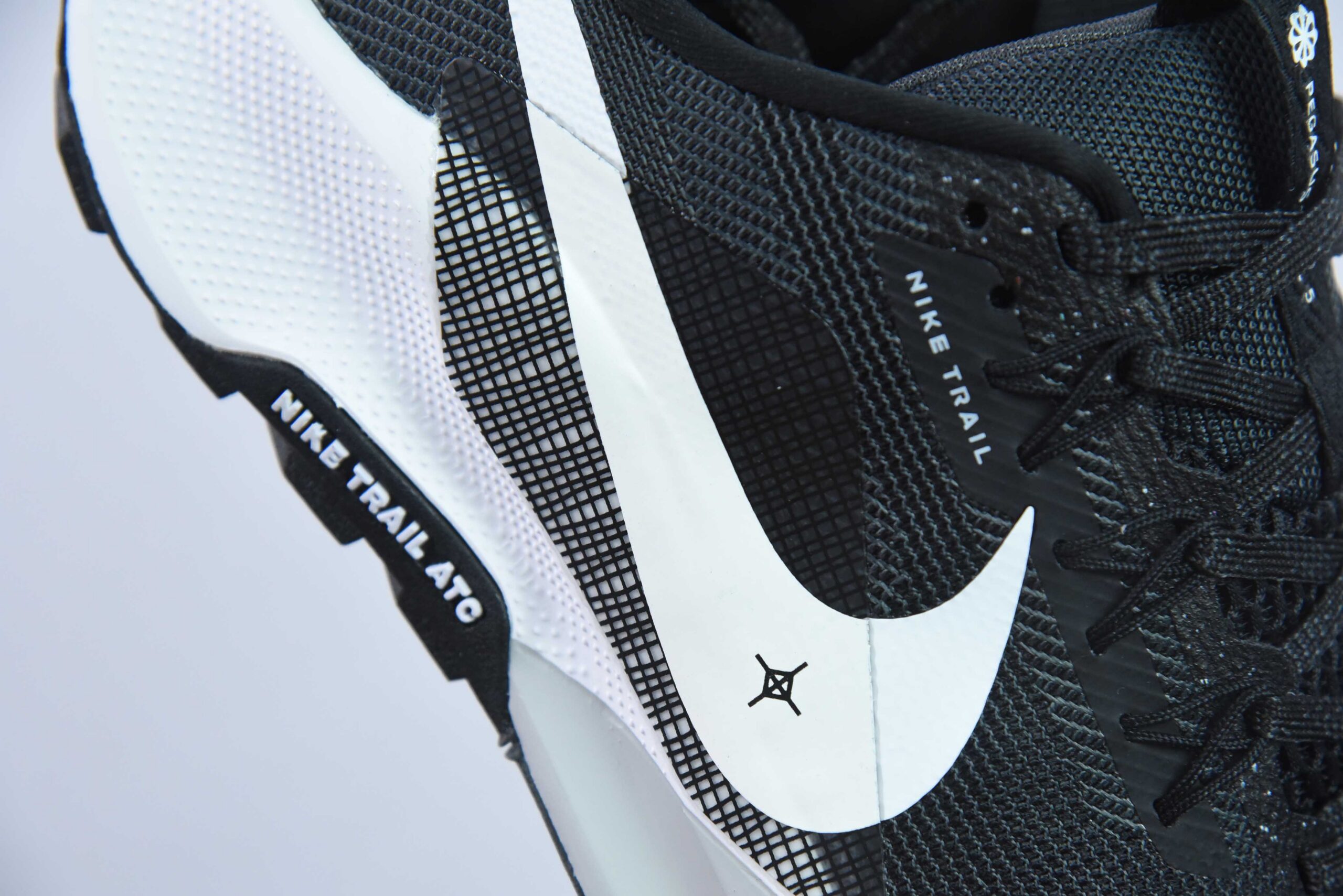 耐克 Nike Reactx Pegasus Trail 5 飞马越野5代系列低帮户外轻量休闲运动越野 黑白慢跑鞋 纯原版本 货号:DV3864-001 实拍细节图