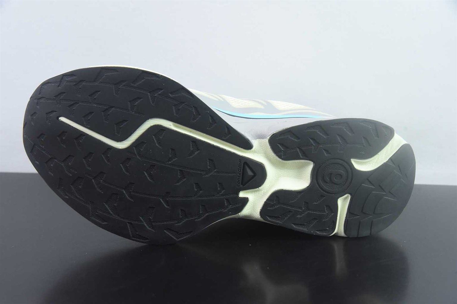 萨洛蒙 SALOMON × MM6 Maison Margiela XT-MM-6 越野 蓝跑鞋 米 /45 纯原版本 货号:491999 实拍细节图