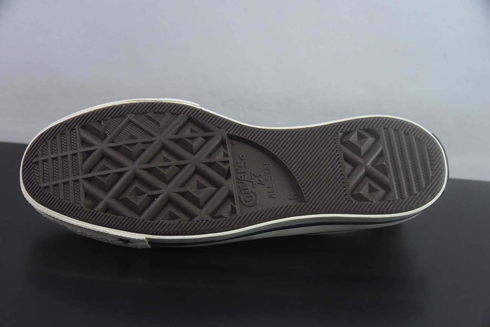 匡威 Converse 2026 全新发布! CHUCK 70X 星星标帆布鞋 色低帮 米白 纯原版本 货号:A24229C 实拍细节图