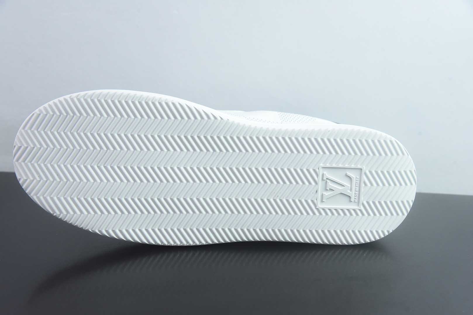 路易威登 LOUIS VUITTON / 驴牌 New Arrival 系列 休闲小 鞋 白 纯原版本 货号:LYR67230757 实拍细节图