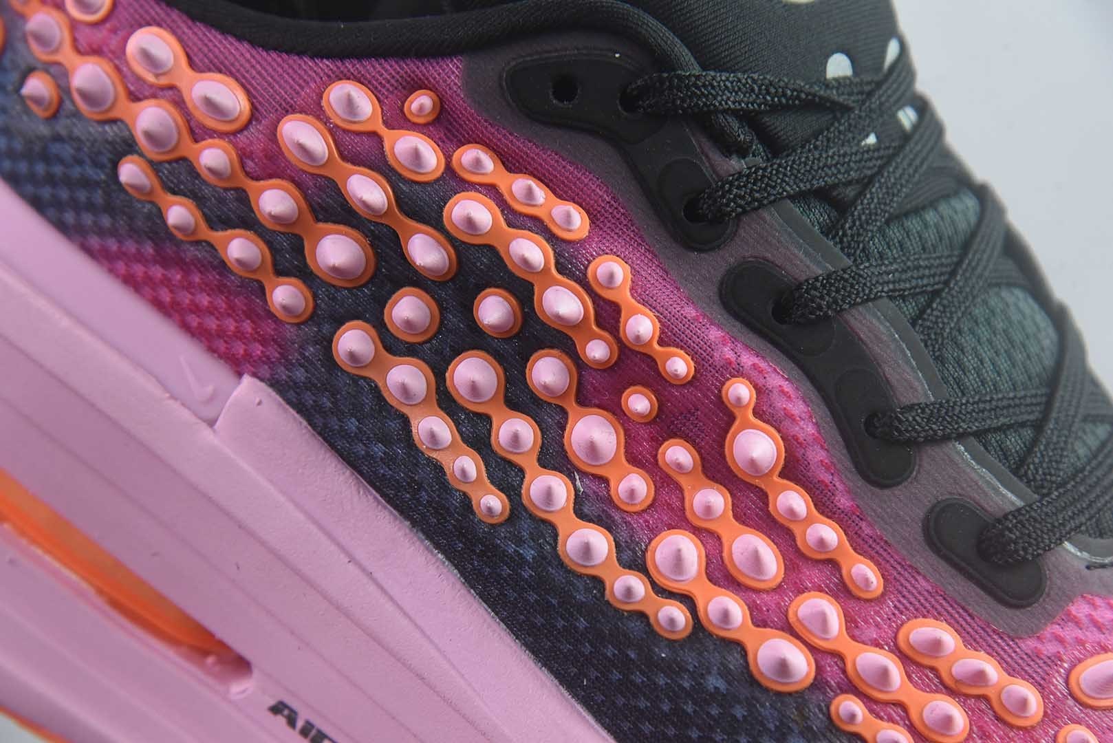 耐克 Nike VOMERO PREMIUM 舒适减震防滑 低帮 黑色跑步鞋 003 纯原版本 货号：IR2168 实拍细节图