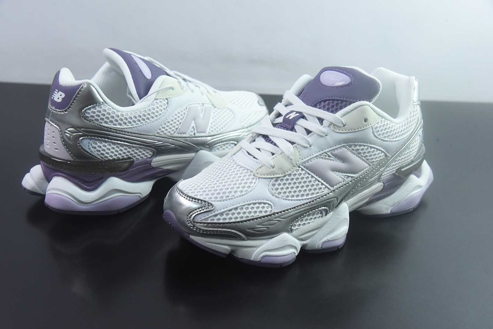 新百伦 New Balance NB9060 U906049S 全套原楦原纸板原厂数据开发 进口三明治网面 原装进口翻毛皮料正确绒感卡色 正确中底拉帮中底网布细节 原厂标裁 带 光防伪 定制后跟透明水晶模块 冲裁组合 大底贴合程度胶水上色把控完美 整洁度挑战全网艺术家 多道序QC把关品质完善 匠心打造 耗时两个月开发完成 工艺极其复杂难度可想而知 新开独立私模大底 全网唯一正确六层组合大底 高端零售专供产物 白 纯原版本 货号:TBT57282833 实拍细节图