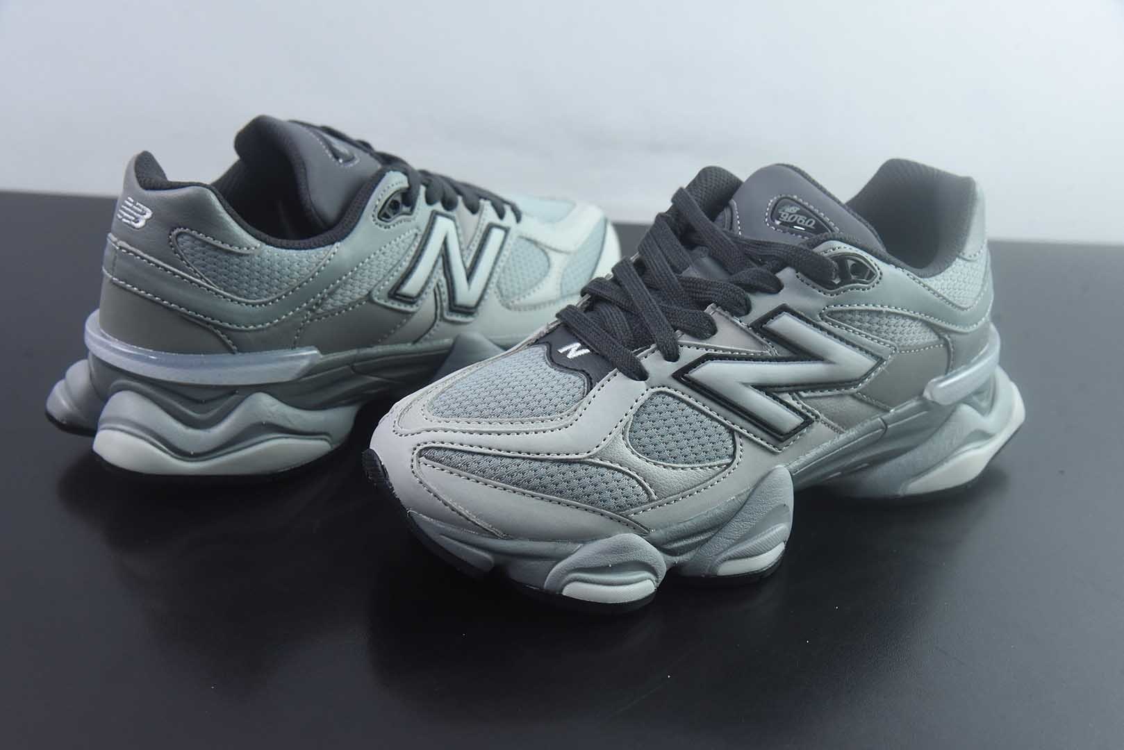 新百伦 New Balance NB9060 U90609XS 全套原楦原纸板原厂数据开发 进口三明治网面 原装进口翻毛皮料正确绒感卡色 正确中底拉帮中底网布细节 原厂标裁 带 光防伪 定制后跟透明水晶模块 冲裁组合 大底贴合程度胶水上色把控完美 整洁度挑战全网艺术家 多道序QC把关品质完善 匠心打造 耗时两个月开发完成 工艺极其复杂难度可想而知 新开独立私模大底 全网唯一正确六层组合大底 高端零售专供产物 灰色 纯原版本 货号:TBT57282833 实拍细节图