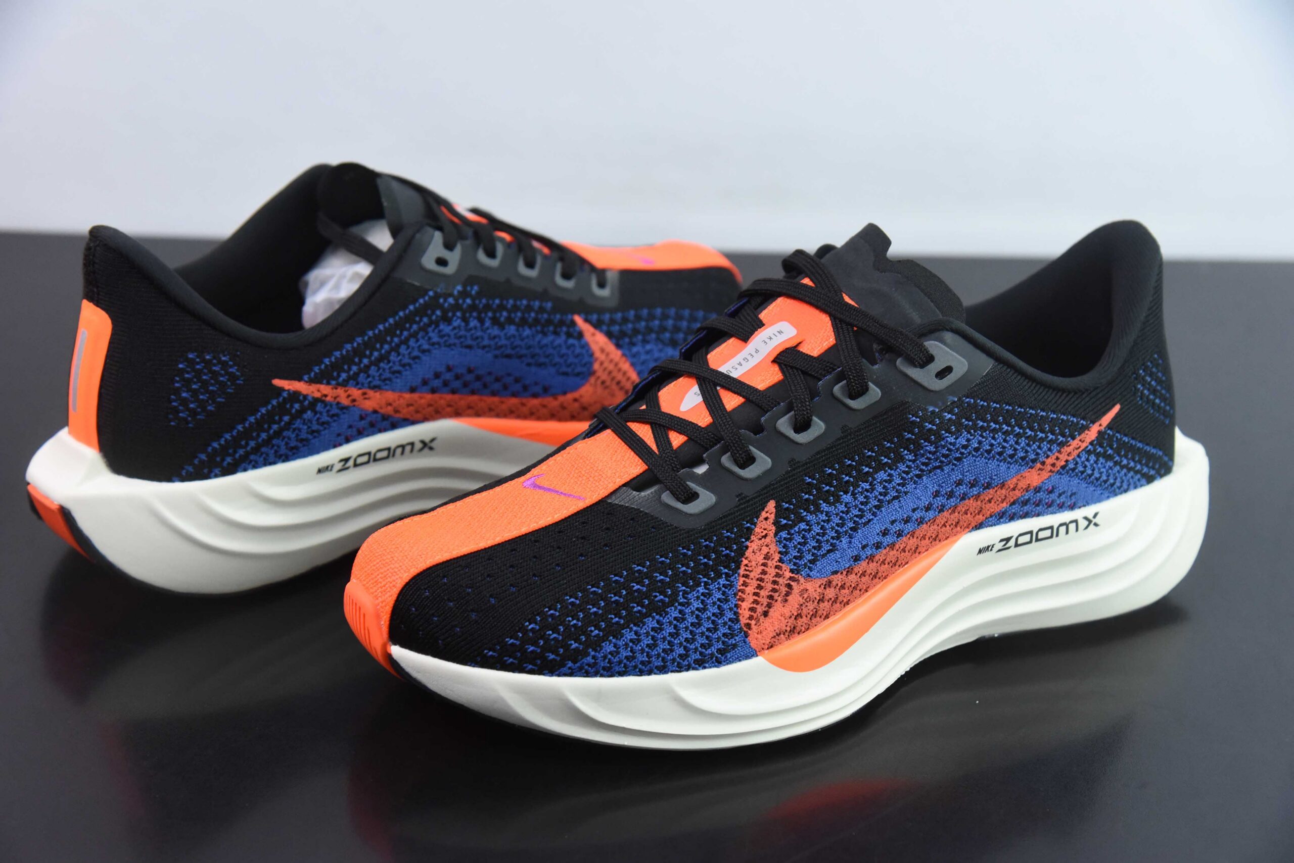 耐克 Nike Air Zoom Pegasus Plus 飞马加强版系列低帮马拉松休闲运动 黑橙慢跑鞋 纯原版本 货号：FQ7262-008 实拍细节图