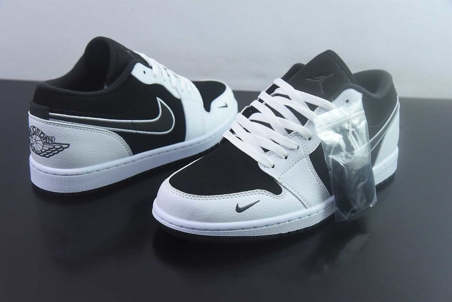 乔丹 Air Jordan AJ1 Low 低帮 黑白 纯原版本 货号:IX6983-001 实拍细节图