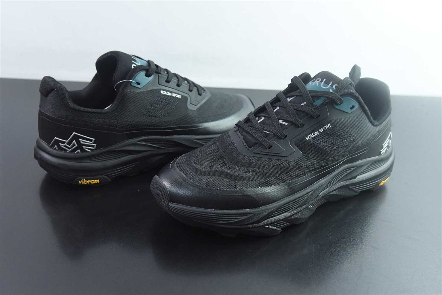 可隆 KOLON SPORT / SPORT KRUST 抓地 V 底巴斯夫轻盈 户外 徒步 越野 黑色跑鞋 / 纯原版本 货号：LUFH5AN001 实拍细节图