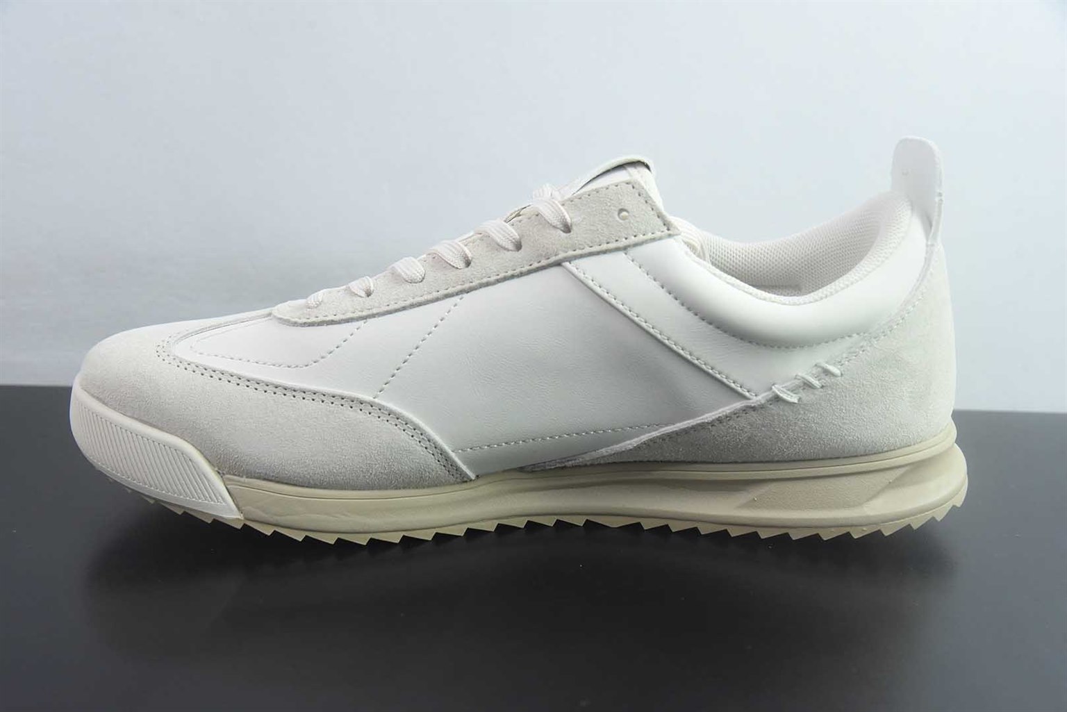 迪桑特 DESCENTE CHRON Tempo LTR V2 米白休闲鞋 纯原版本 实拍细节图