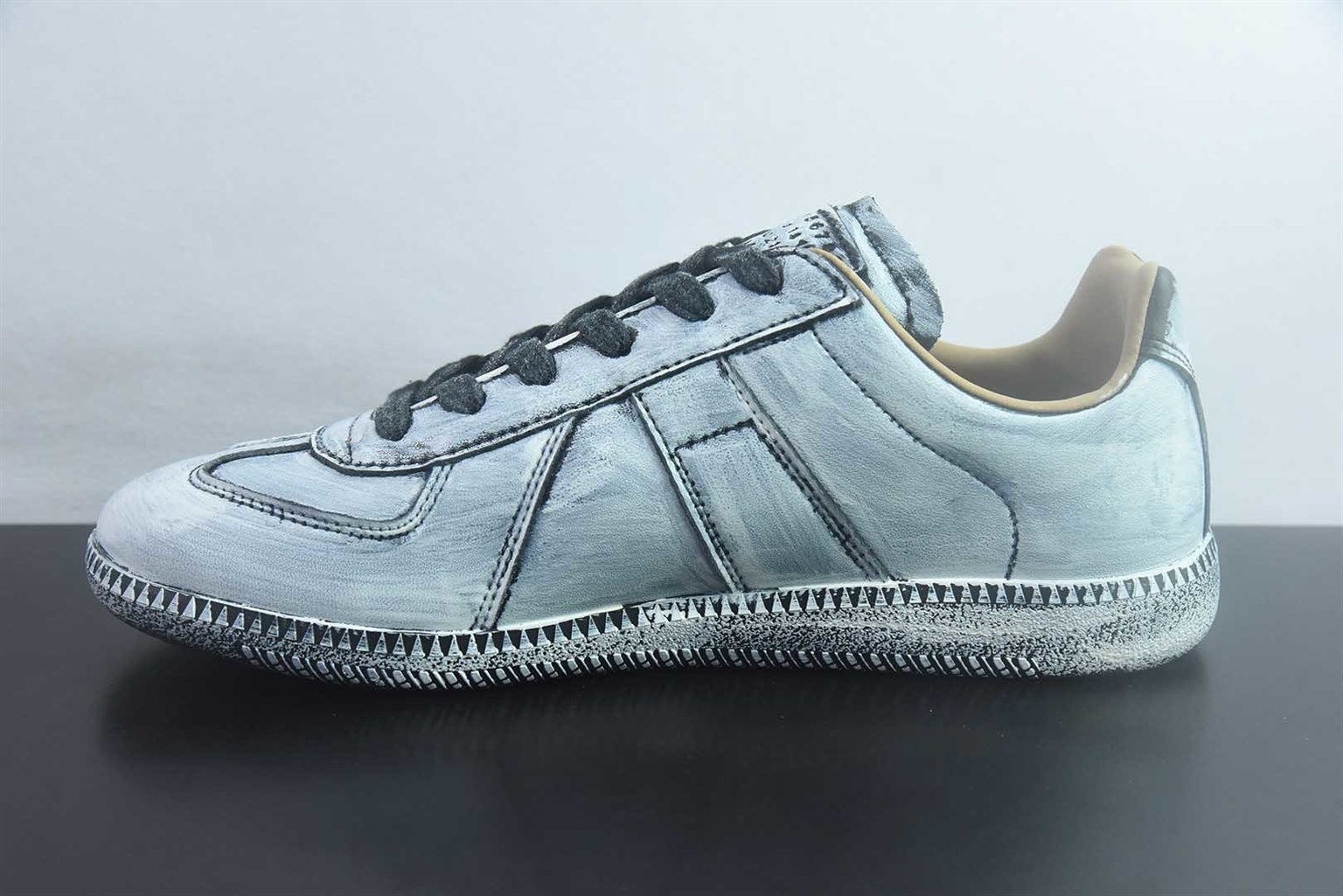 梅森马吉拉 Maison Margiela MM6 22 Replica 白色板鞋 纯原版本 实拍细节图
