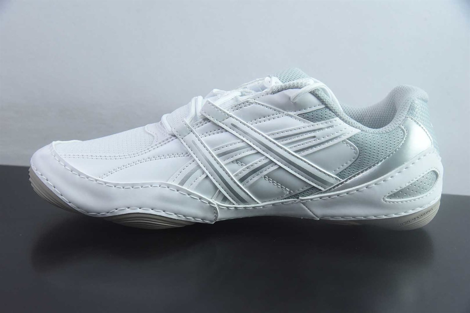 亚瑟士 ASICS Hypersync 白灰德训鞋 纯原版本 货号:1203A879-101 实拍细节图