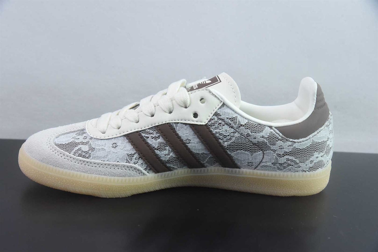阿迪达斯 Adidas Samba Vegan 阿迪三叶草 白休闲板鞋 纯原版本 货号:KZ8197 实拍细节图