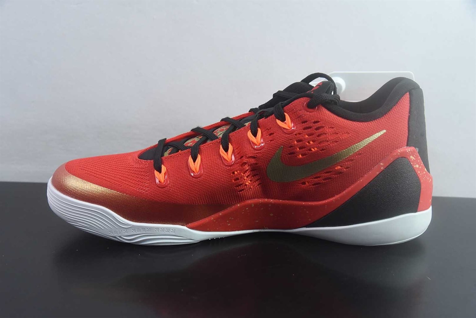 耐克 Nike Kobe 9 Low EM Think Pink PE 科比九代舒适减震防滑 红金低帮篮球鞋 纯原版本 货号:IH1400-600 实拍细节图