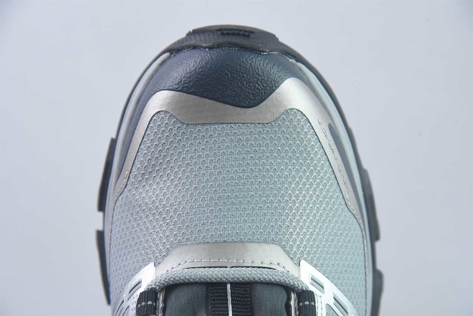 凯乐石 KAILAS 远征 5 Vibram 防滑强抓地力夏季网面防砂防撞户外运动 减震耐磨透气支撑 登山 银色徒步鞋 男款 纯原版本 货号：DHDC68738430 实拍细节图