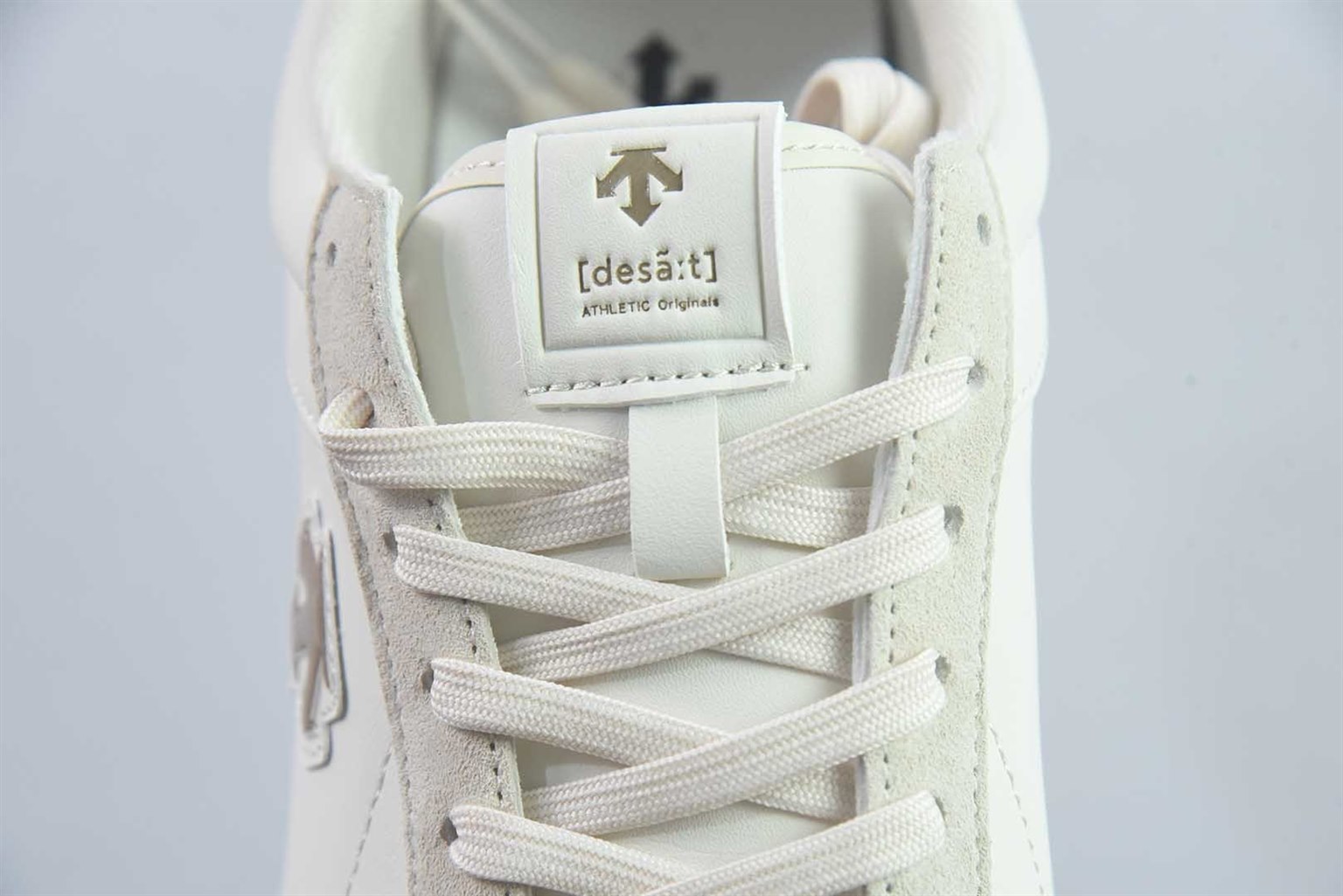 迪桑特 DESCENTE CHRON Tempo LTR V2 米白休闲鞋 纯原版本 实拍细节图