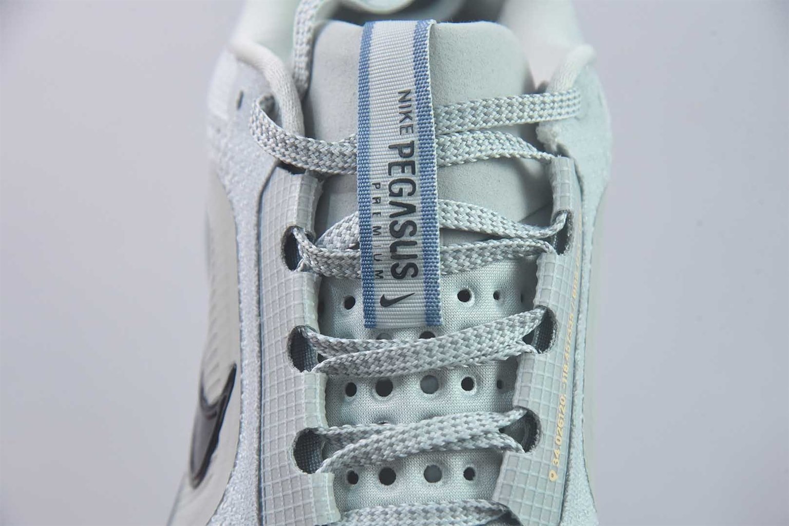 耐克 Nike Air Zoom Pegasus Premium 网面全掌气垫缓震 白蓝跑鞋 纯原版本 货号:HQ2592-017 实拍细节图